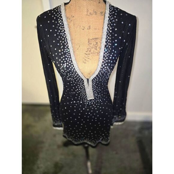 L'impasse Bodycon Dress - Picture 1 of 16